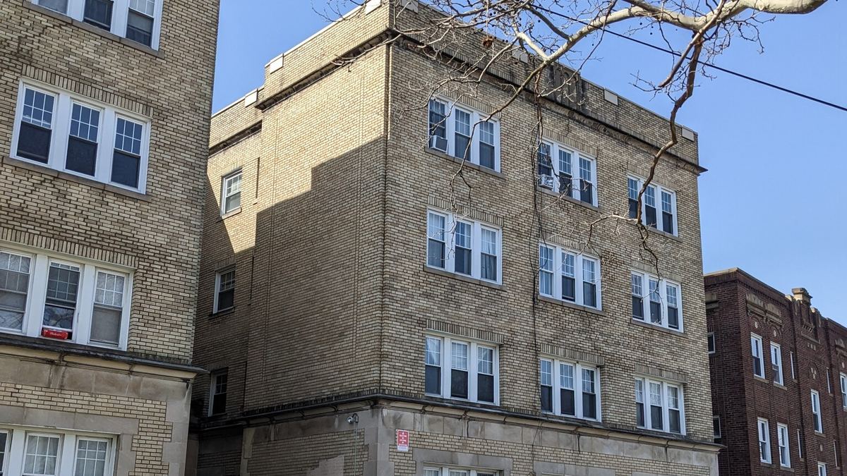 Edgeway exterior, 1374 West Blvd, Cleveland, OH 44102
